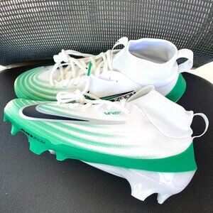 NIKE soccer cleats, sz 8 men, shoes NEW